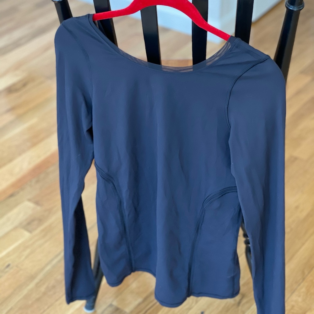 Lululemon long sleeve top. Size 6
